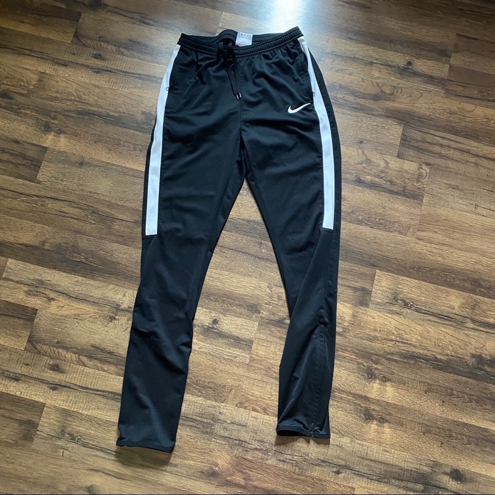 Nike dri fit sweatpants